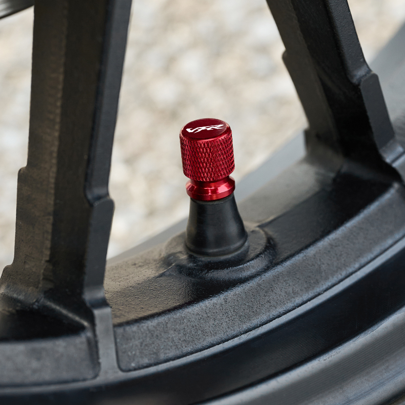 2 Pezzi Tappi Coprivalvola Ruo - Motorcycle Valve Cover recensione e prezzo